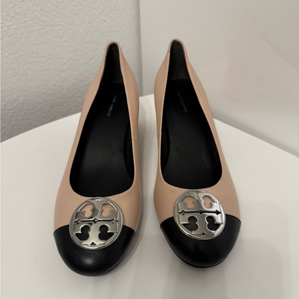 Nwot Tory Burch Chelsea Pump Cap Toe Womens Size 8 Block Heeled Shoes